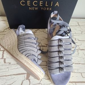 NEW W/Flaw Cecelia 8 Serena Off Denim Faded Jeans